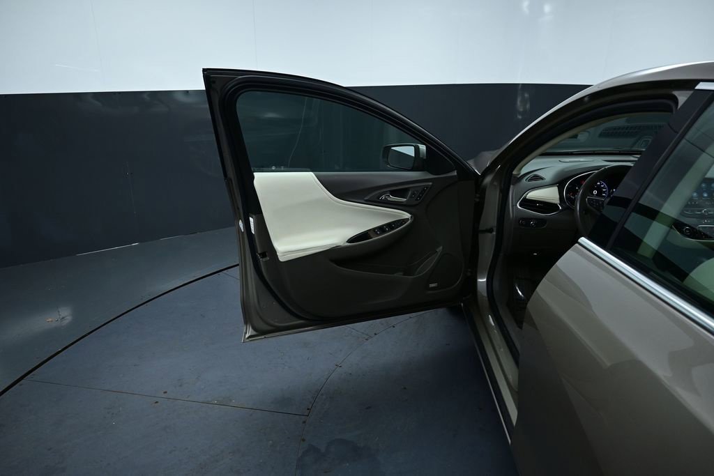 Used 2024 Chevrolet Malibu LT FWD image 24