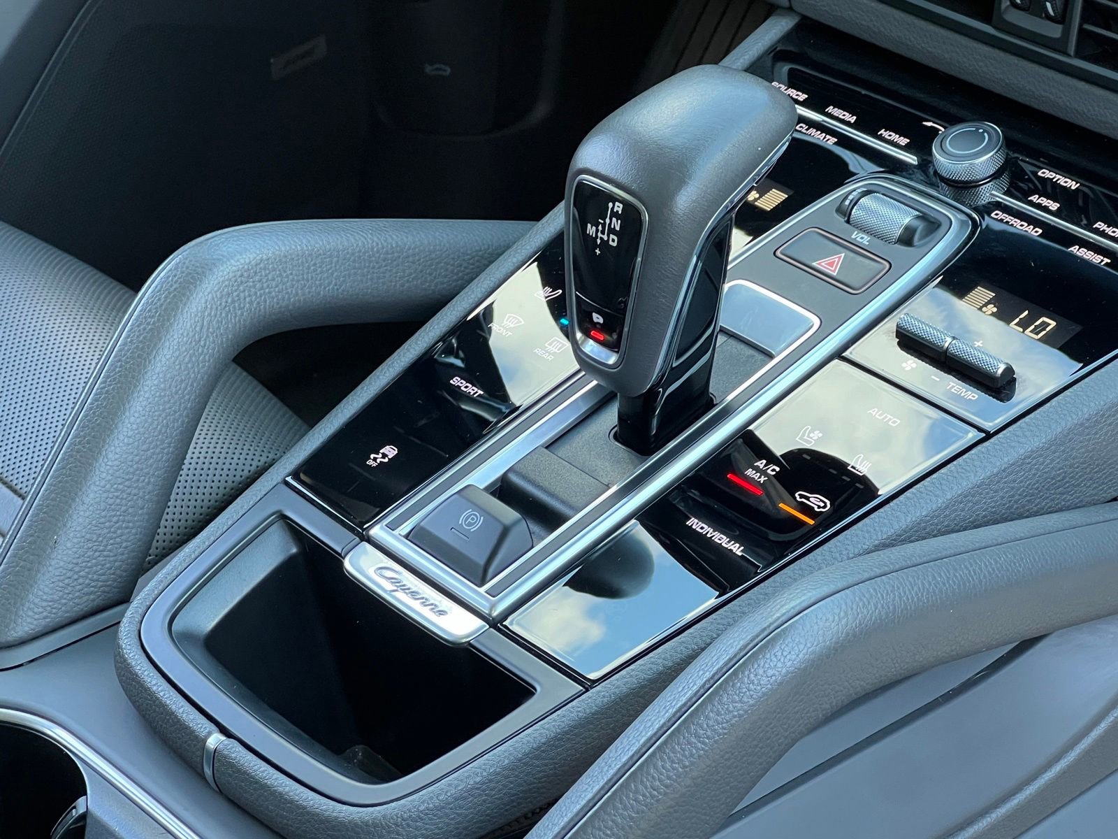 Certified 2021 Porsche Cayenne AWD/4WD image 37