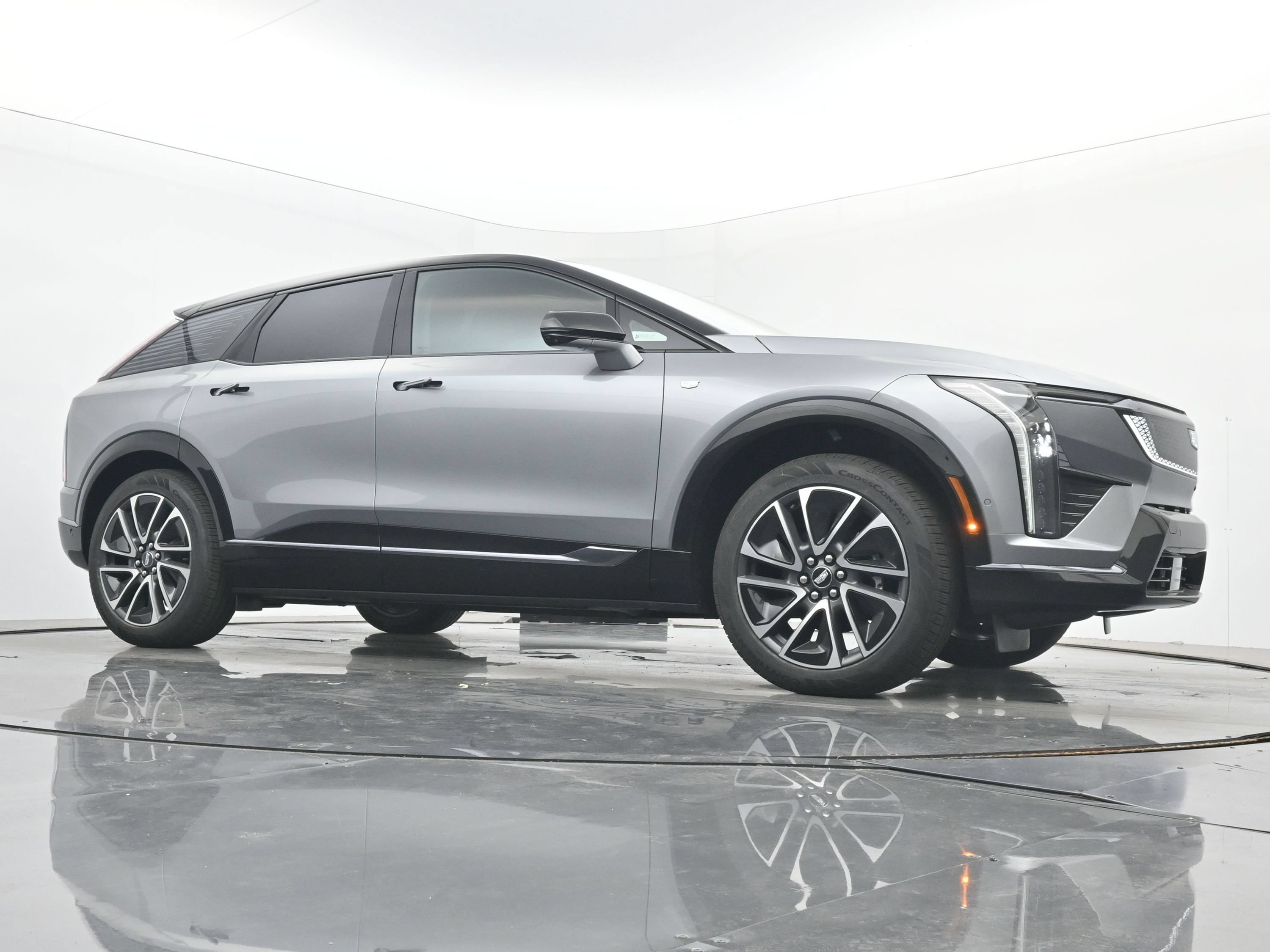New 2026 Cadillac Optiq Sport 2 w/ LPO, Floor Liner Package AWD/4WD image 21