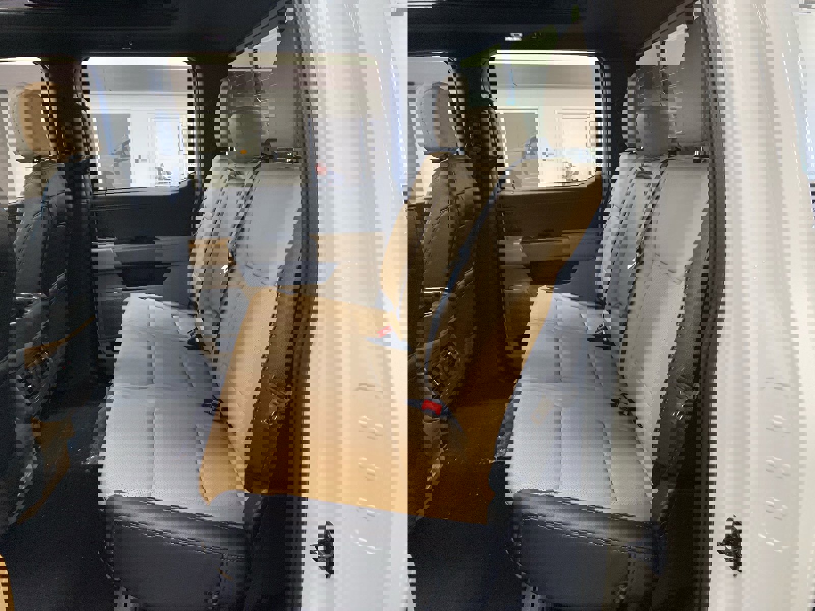 New 2026 Ford F350 Lariat w/ Black Appearance Package image 16