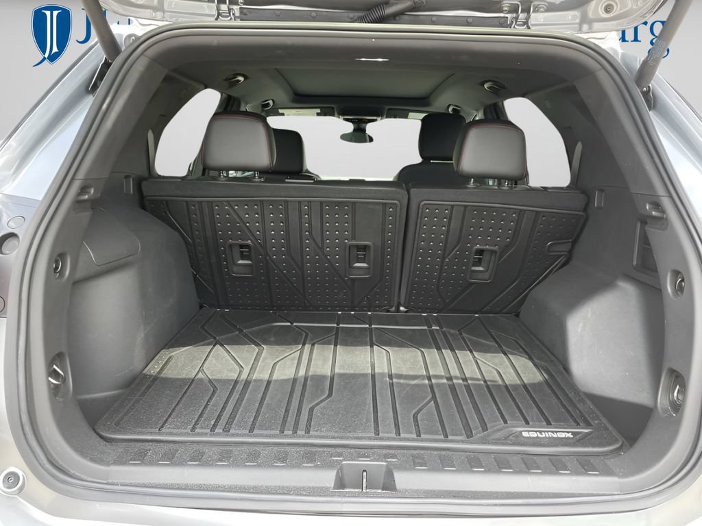 Used 2023 Chevrolet Equinox RS w/ RS Leather Package FWD image 13