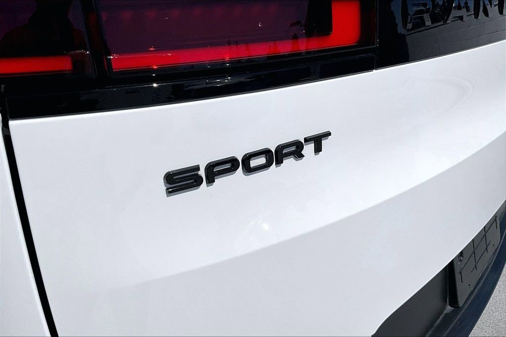 Certified 2025 Land Rover Range Rover Sport SE AWD/4WD image 22