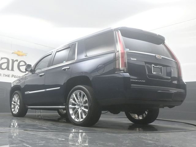 Used 2020 Cadillac Escalade Luxury AWD/4WD image 5
