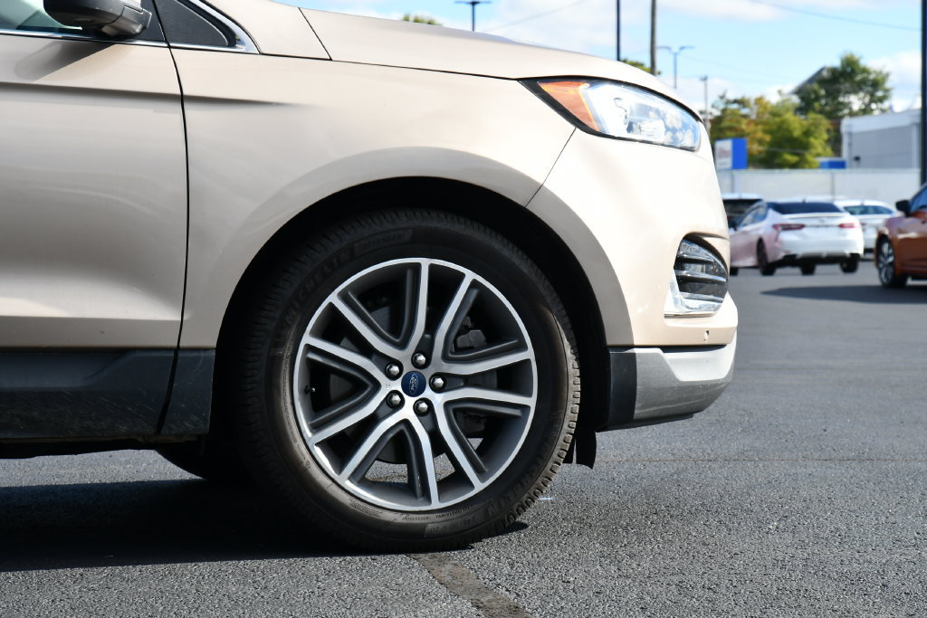 Used 2021 Ford Edge Titanium AWD/4WD image 9