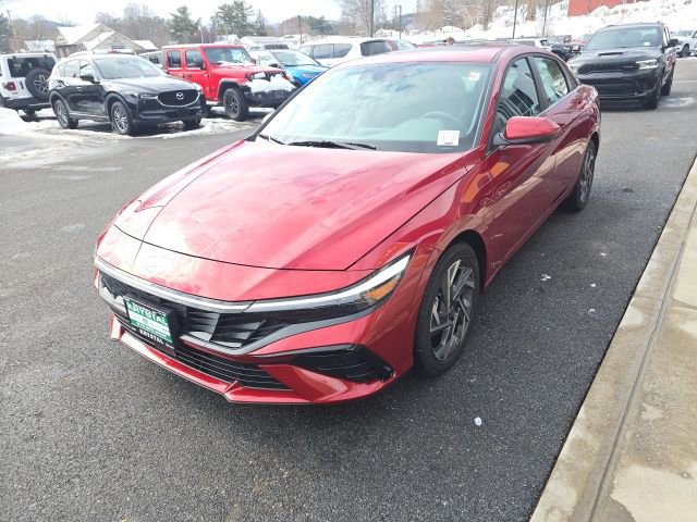 Used 2025 Hyundai Elantra SEL FWD image 3