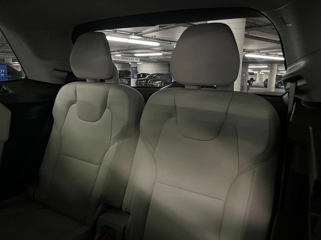 Used 2016 Volvo XC90 T6 Momentum w/ Momentum Plus Package AWD/4WD image 20