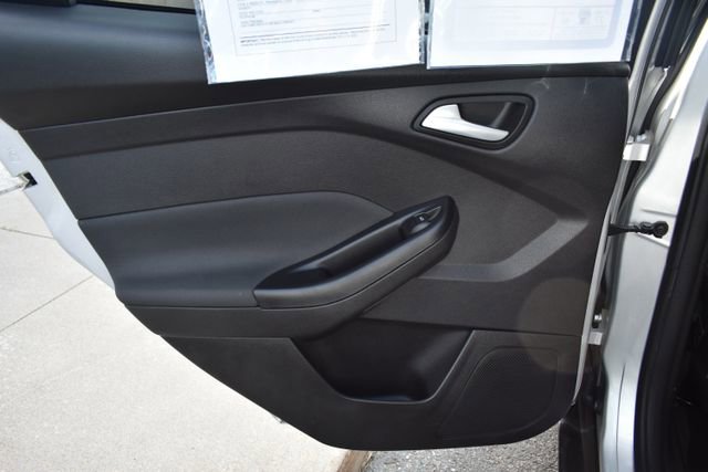 Used 2016 Ford Focus SE w/ Equipment Group 201A image 30