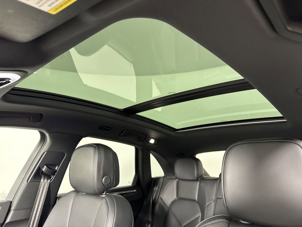 Certified 2025 Porsche Macan image 41