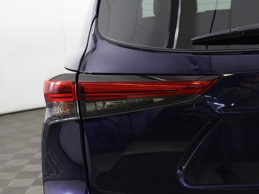 Used 2020 Toyota Highlander Limited image 18