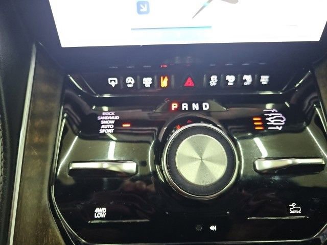 Used 2023 Jeep Grand Wagoneer L Series II image 12