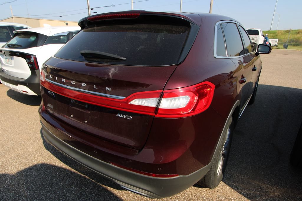Used 2017 Lincoln MKX Select w/ Select Plus Package AWD/4WD image 9