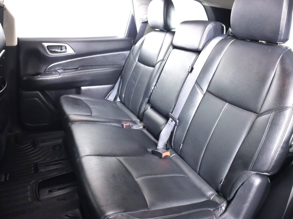 Used 2018 Nissan Pathfinder S image 34