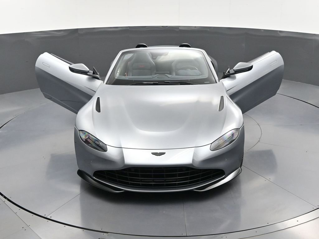 Used 2021 Aston Martin V8 Vantage Roadster RWD image 31
