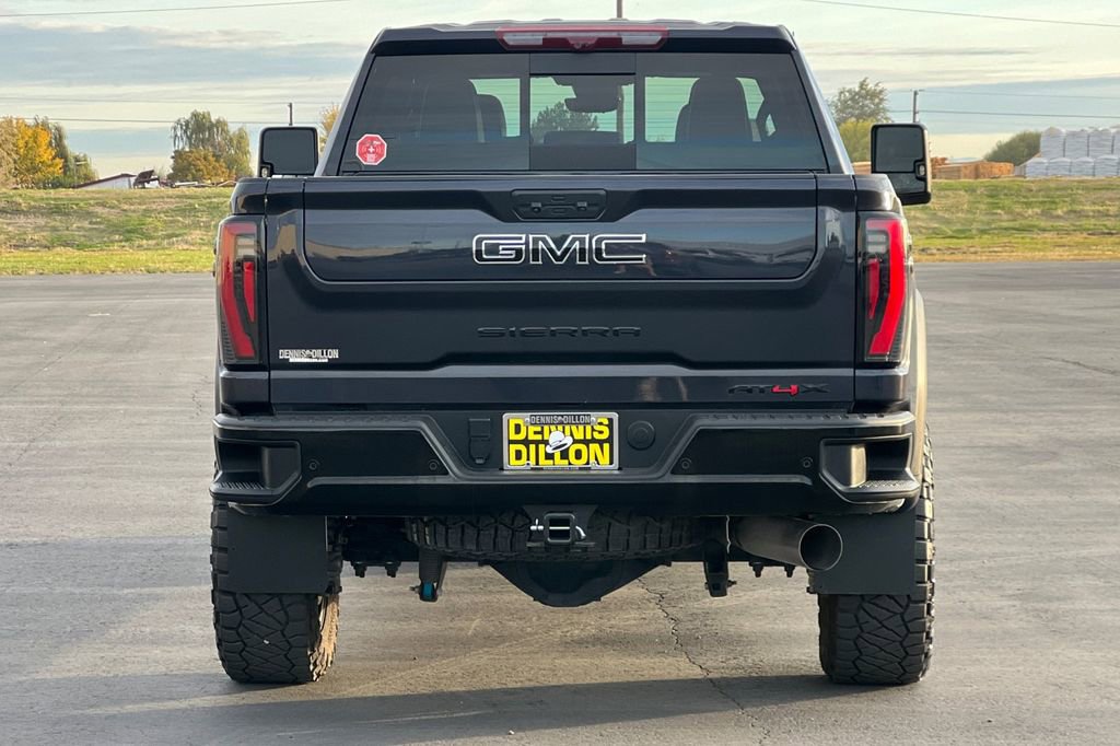 Used 2024 GMC Sierra 2500 AT4X image 5