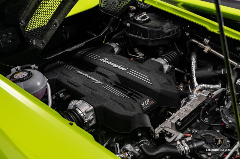 Used 2024 Lamborghini Revuelto image 28