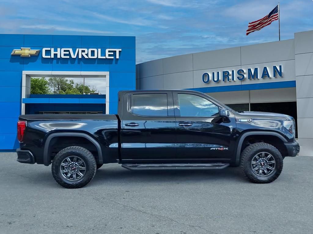 Used 2024 GMC Sierra 1500 AT4X image 2