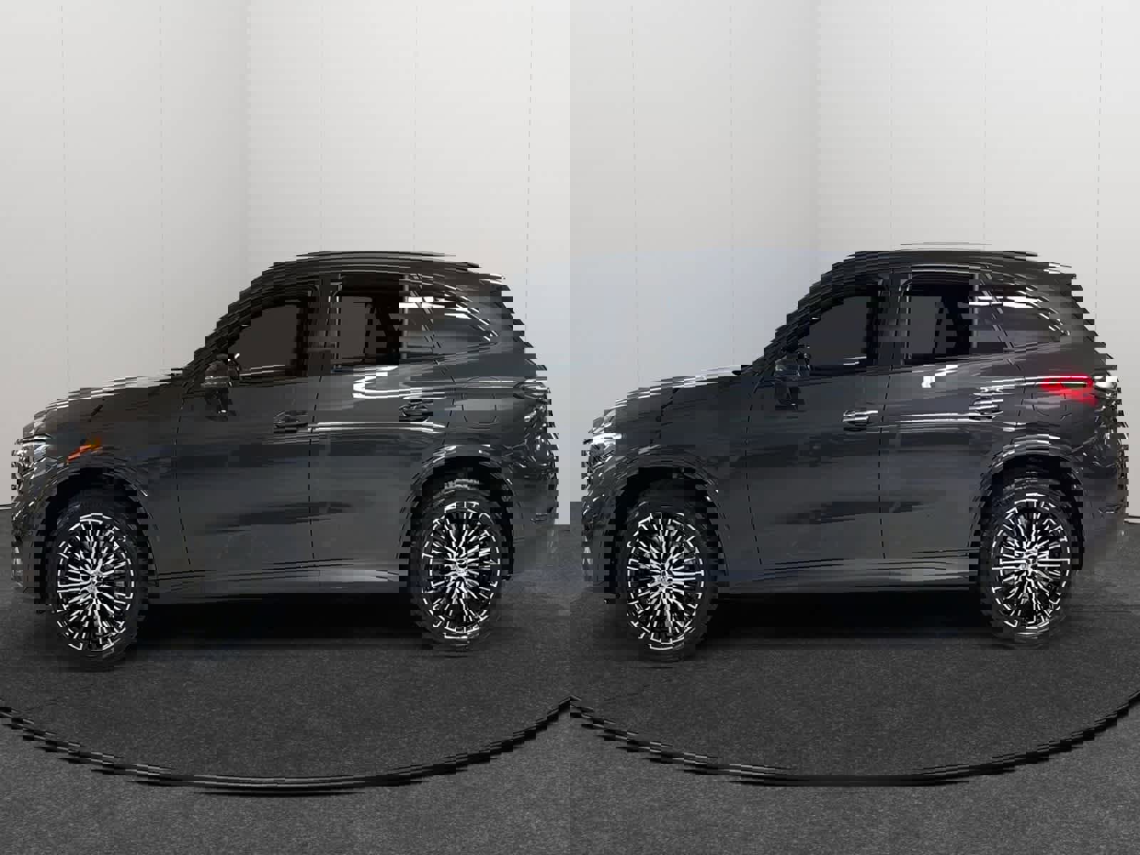 New 2026 Mercedes-Benz GLC 350e 4MATIC image 3