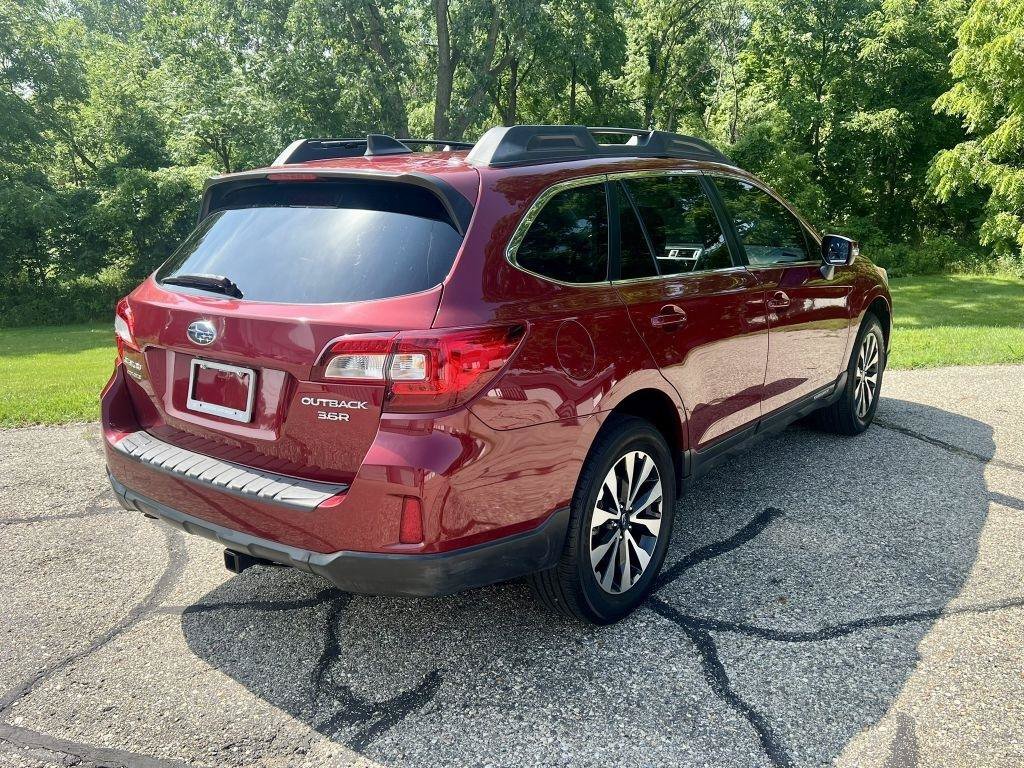 Used 2017 Subaru Outback 3.6R Limited AWD/4WD image 3