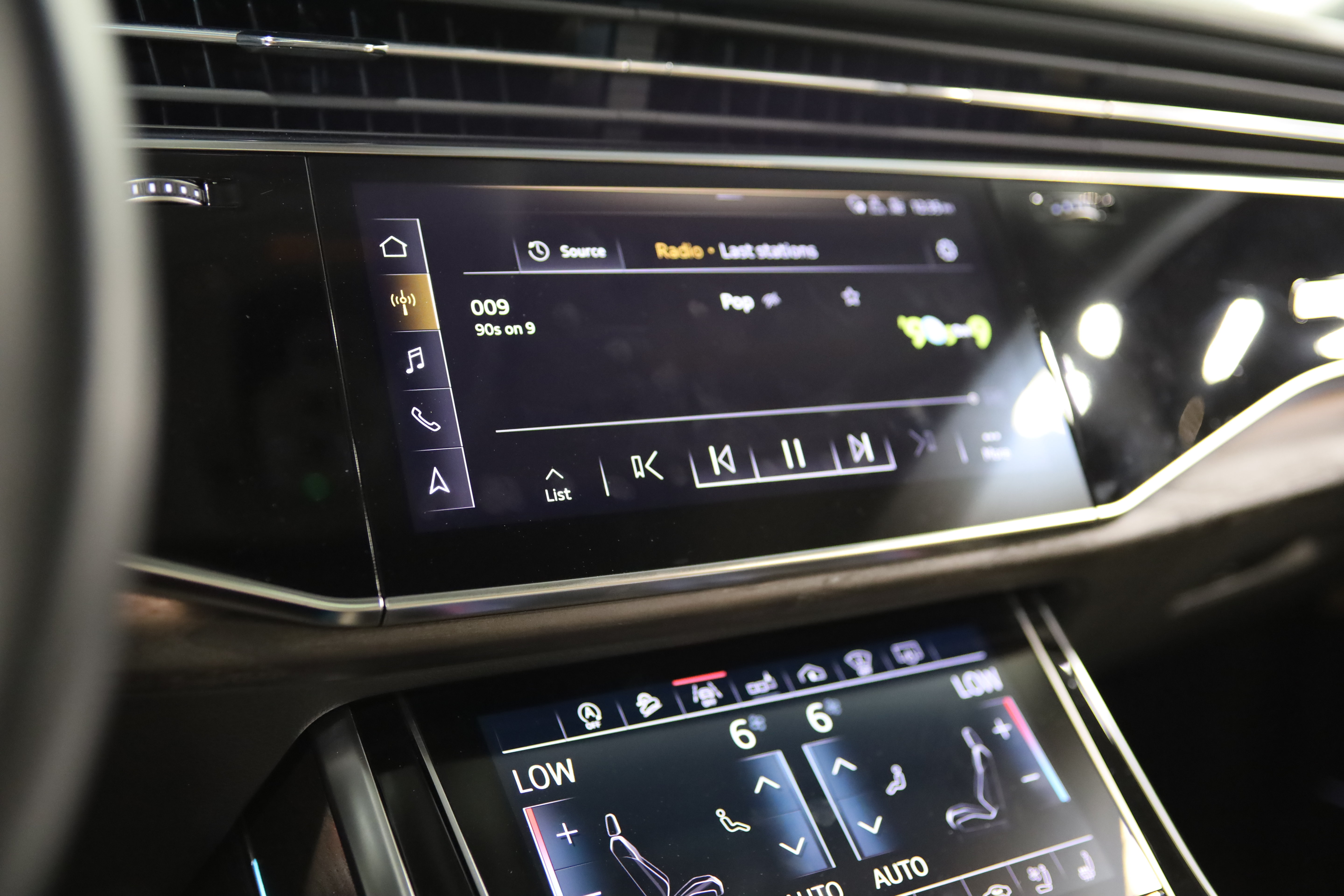 Used 2019 Audi Q8 Prestige AWD/4WD image 28