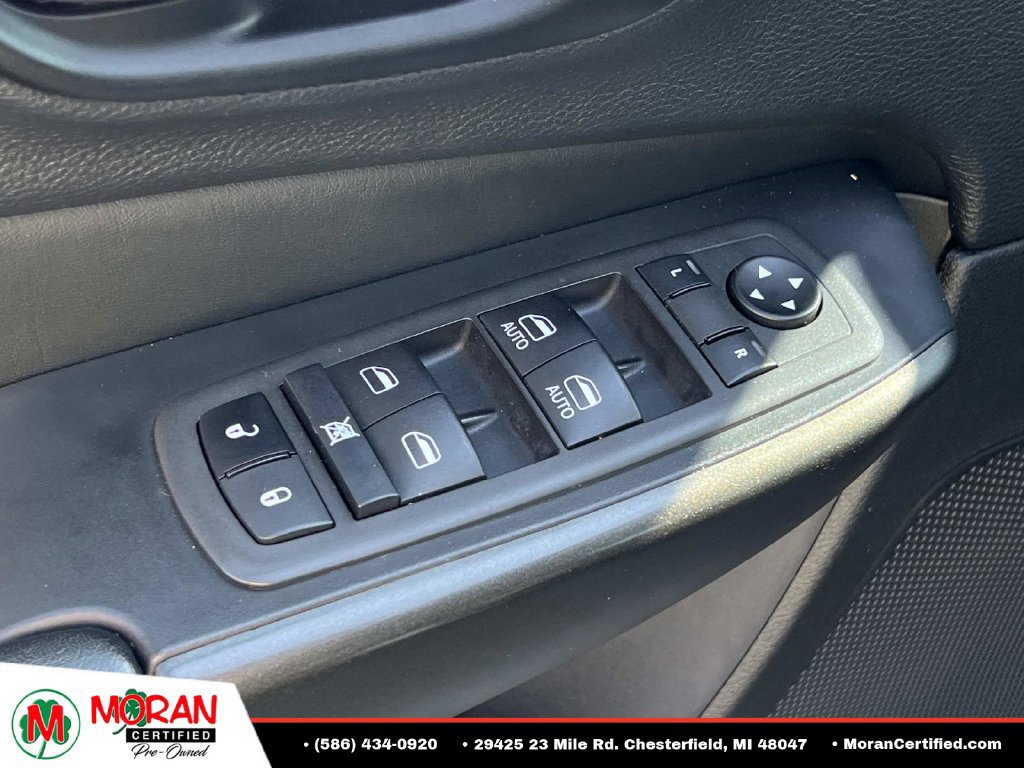 Used 2022 Jeep Cherokee Trailhawk w/ Comfort/Convenience Group AWD/4WD image 15