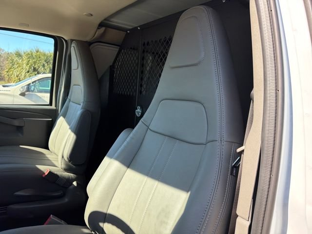 New 2026 Chevrolet Express 3500 w/ Driver Convenience Package RWD image 19