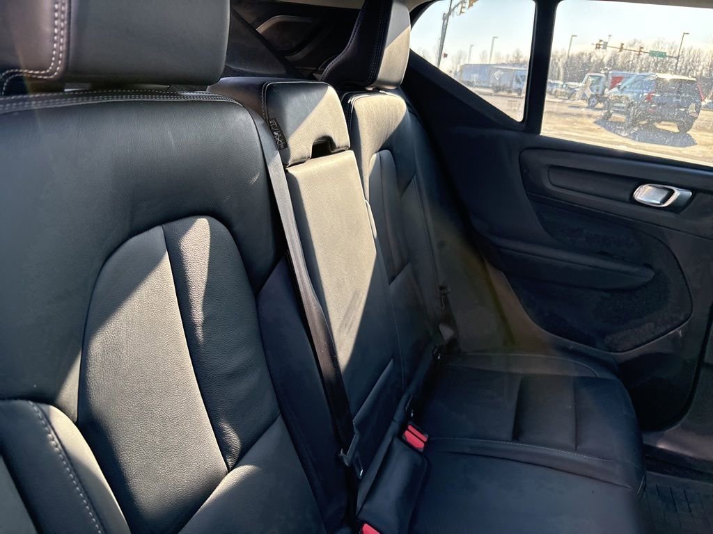 Certified 2023 Volvo XC40 B5 Plus w/ Driver Assist Package AWD/4WD image 36