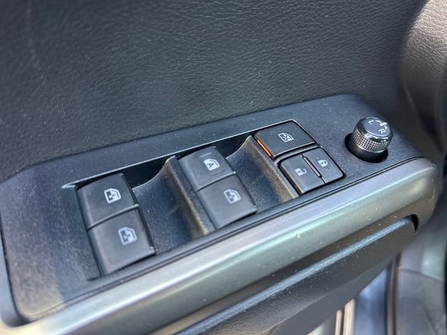 Used 2022 Toyota Tacoma SR5 w/ Technology Package image 14