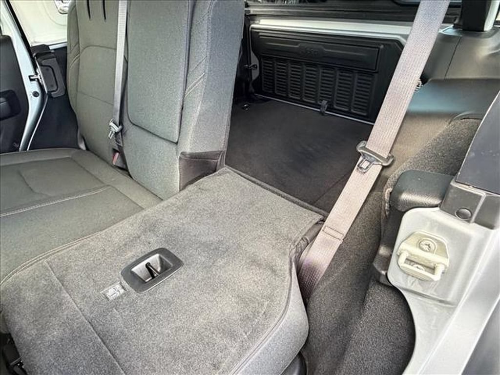 Used 2024 Jeep Wrangler Unlimited AWD/4WD image 15