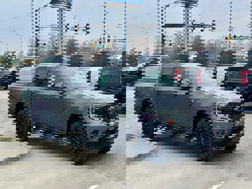 New 2026 Ford Ranger Lariat w/ Black Appearance Package image 7