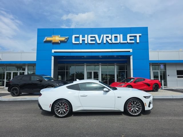 Used 2024 Ford Mustang GT Premium RWD image 2