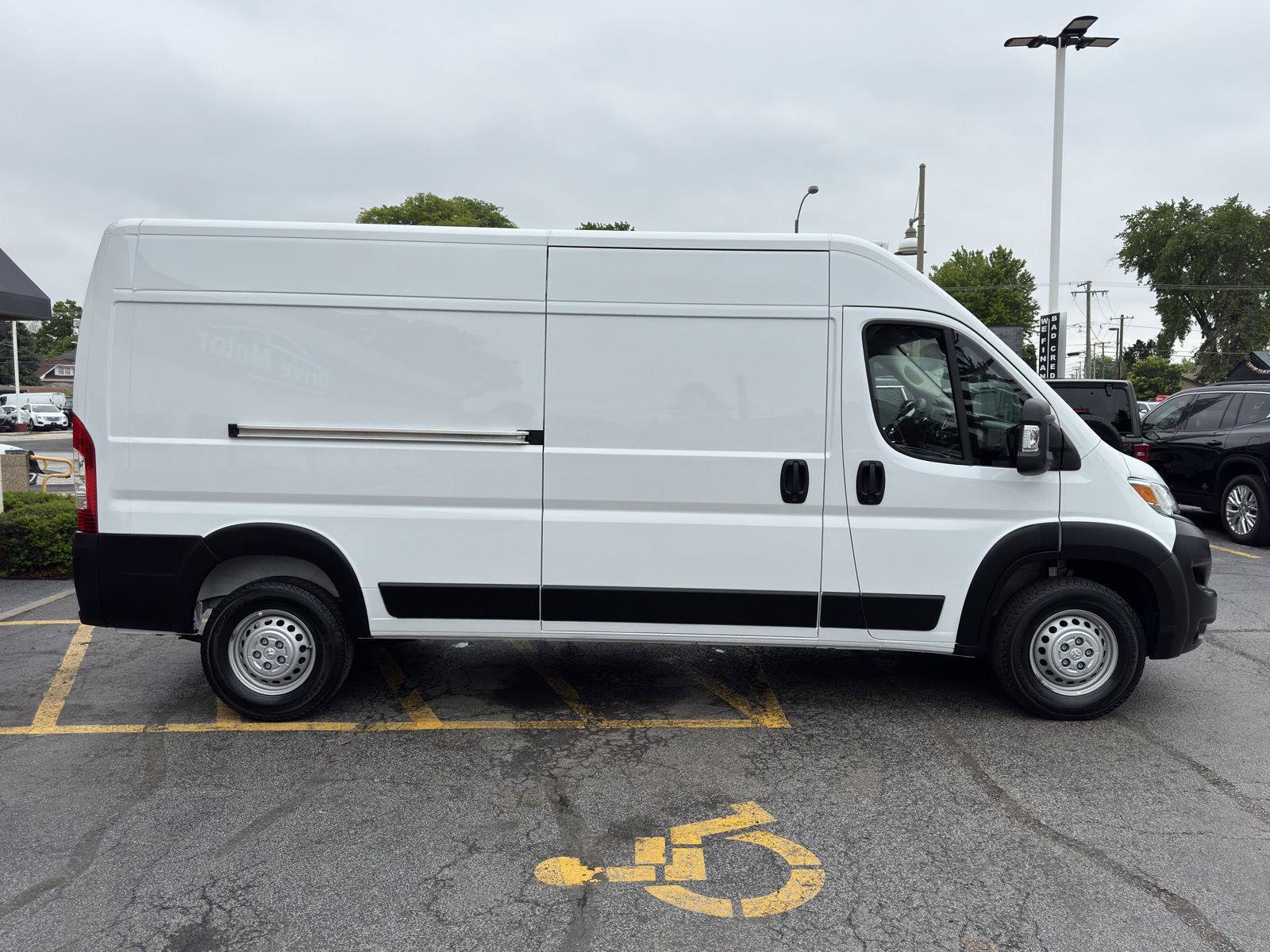 Used 2025 RAM ProMaster 2500 w/ Convenience Group FWD image 16