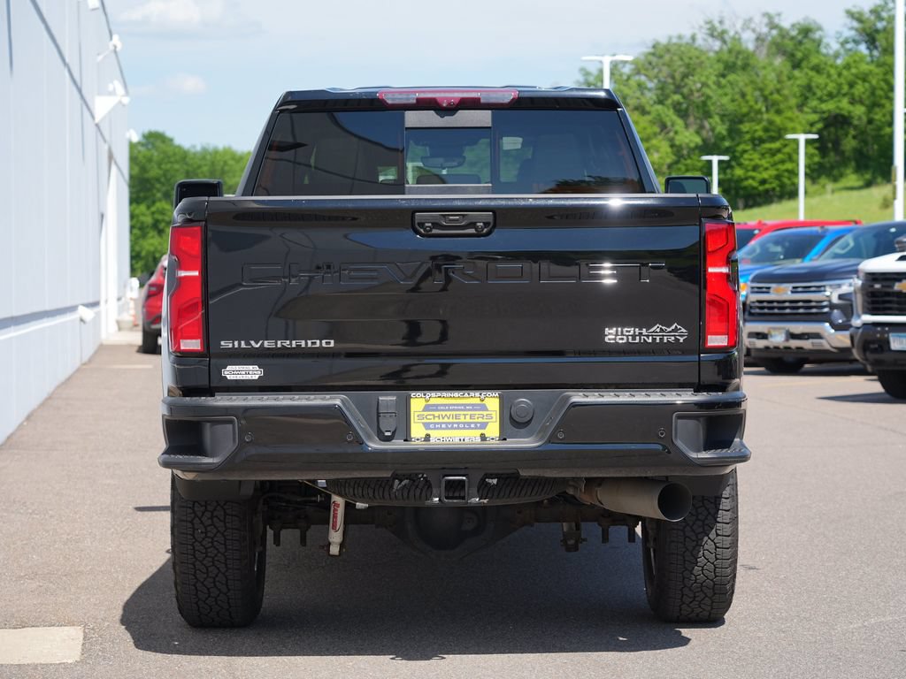 Used 2024 Chevrolet Silverado 3500 High Country w/ High Country Premium Package AWD/4WD image 4