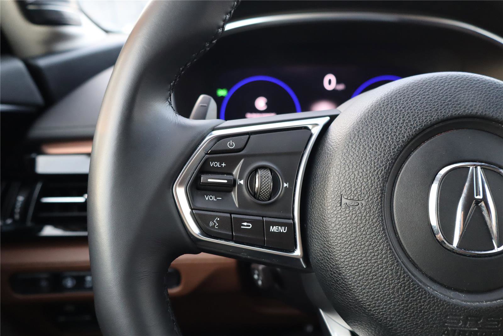 Used 2025 Acura MDX SH-AWD w/ Technology Package image 16
