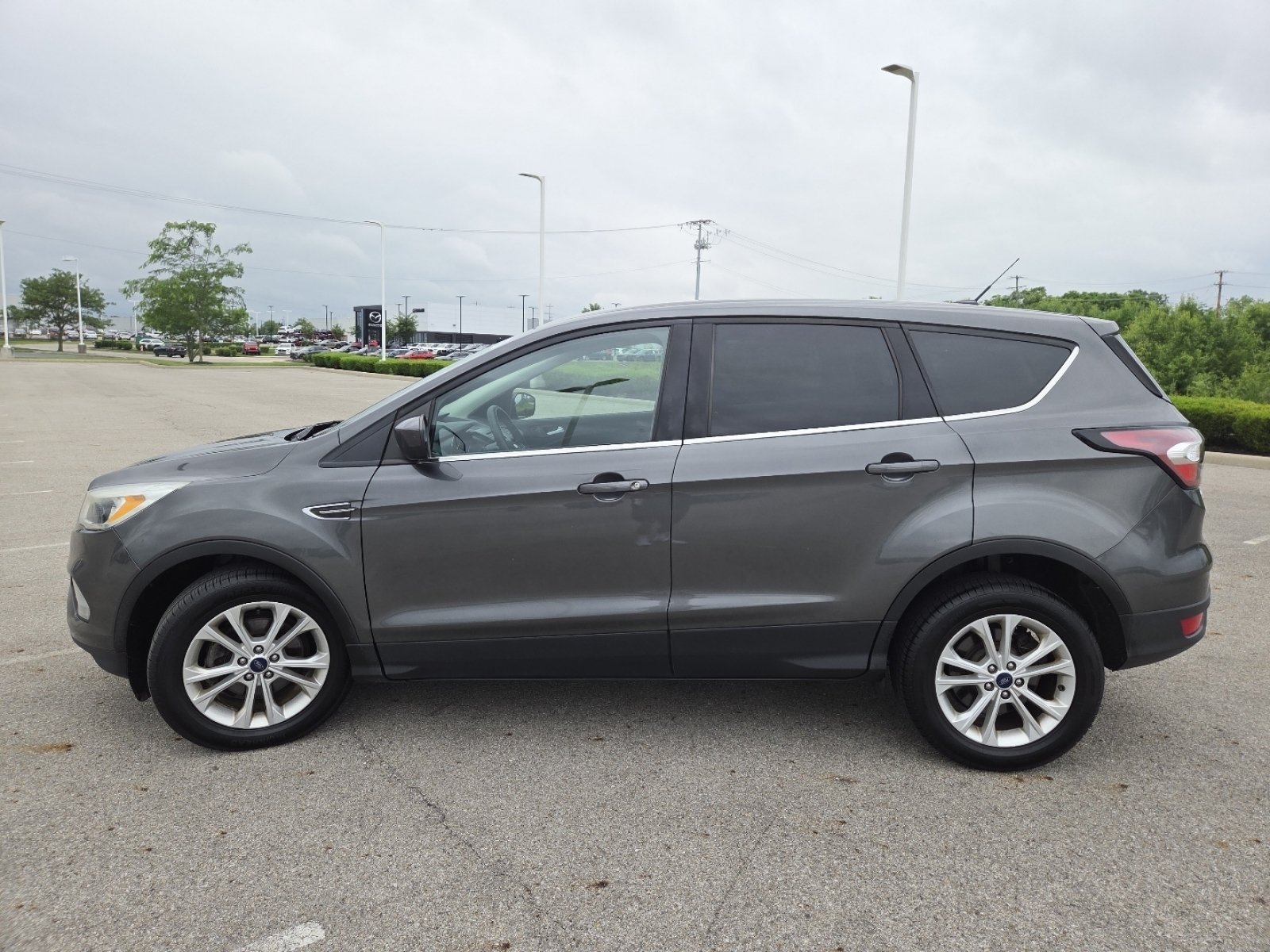 Used 2017 Ford Escape SE w/ SE Cold Weather Package FWD image 13