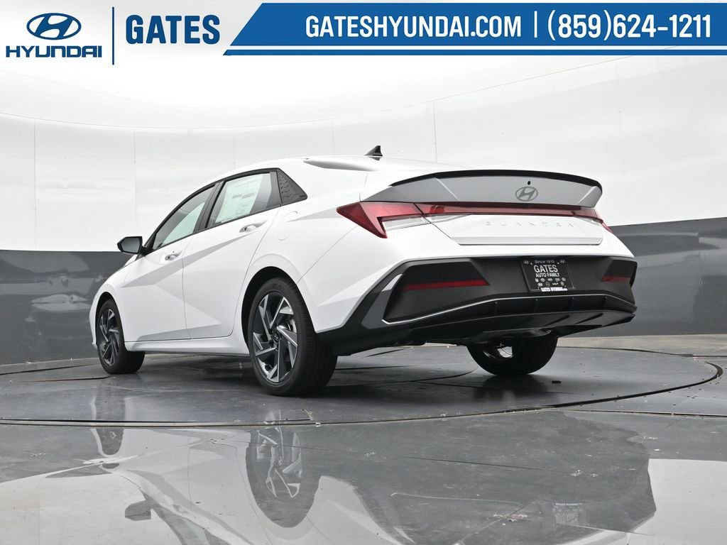 Used 2025 Hyundai Elantra Sport image 46