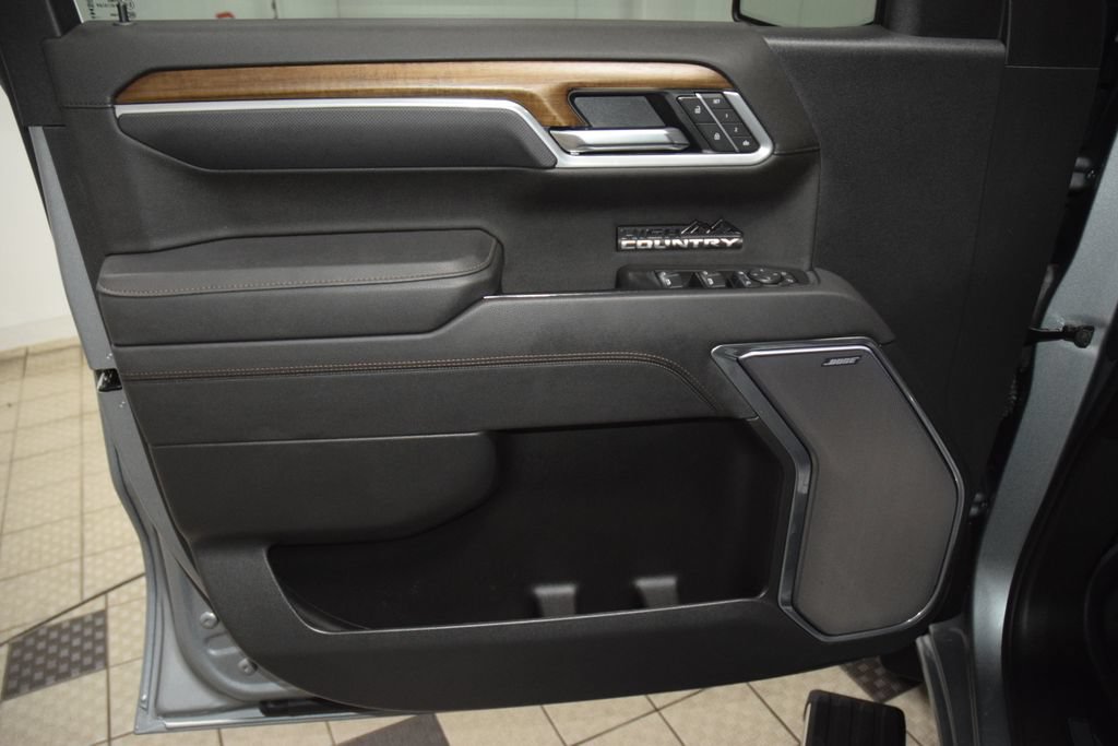 Used 2025 Chevrolet Silverado 1500 High Country AWD/4WD image 51