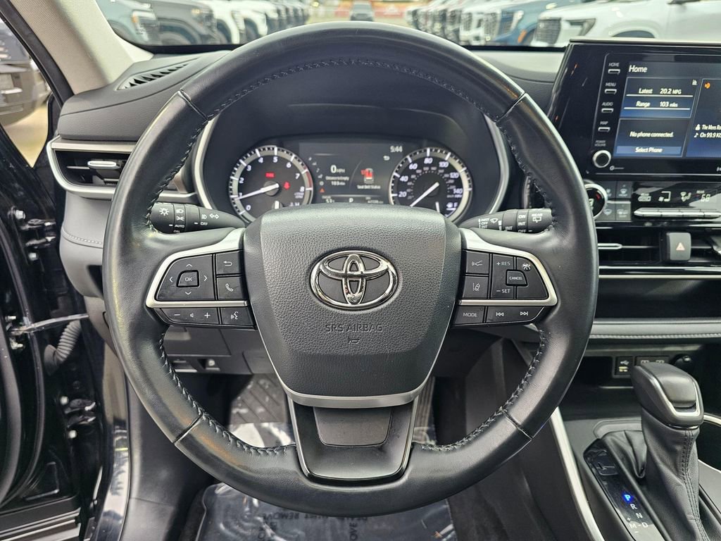 Used 2022 Toyota Highlander XLE image 28