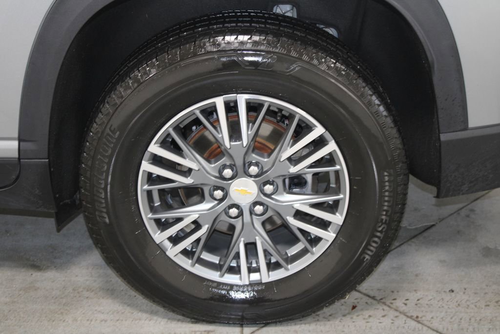 Used 2024 Chevrolet Traverse LT image 17