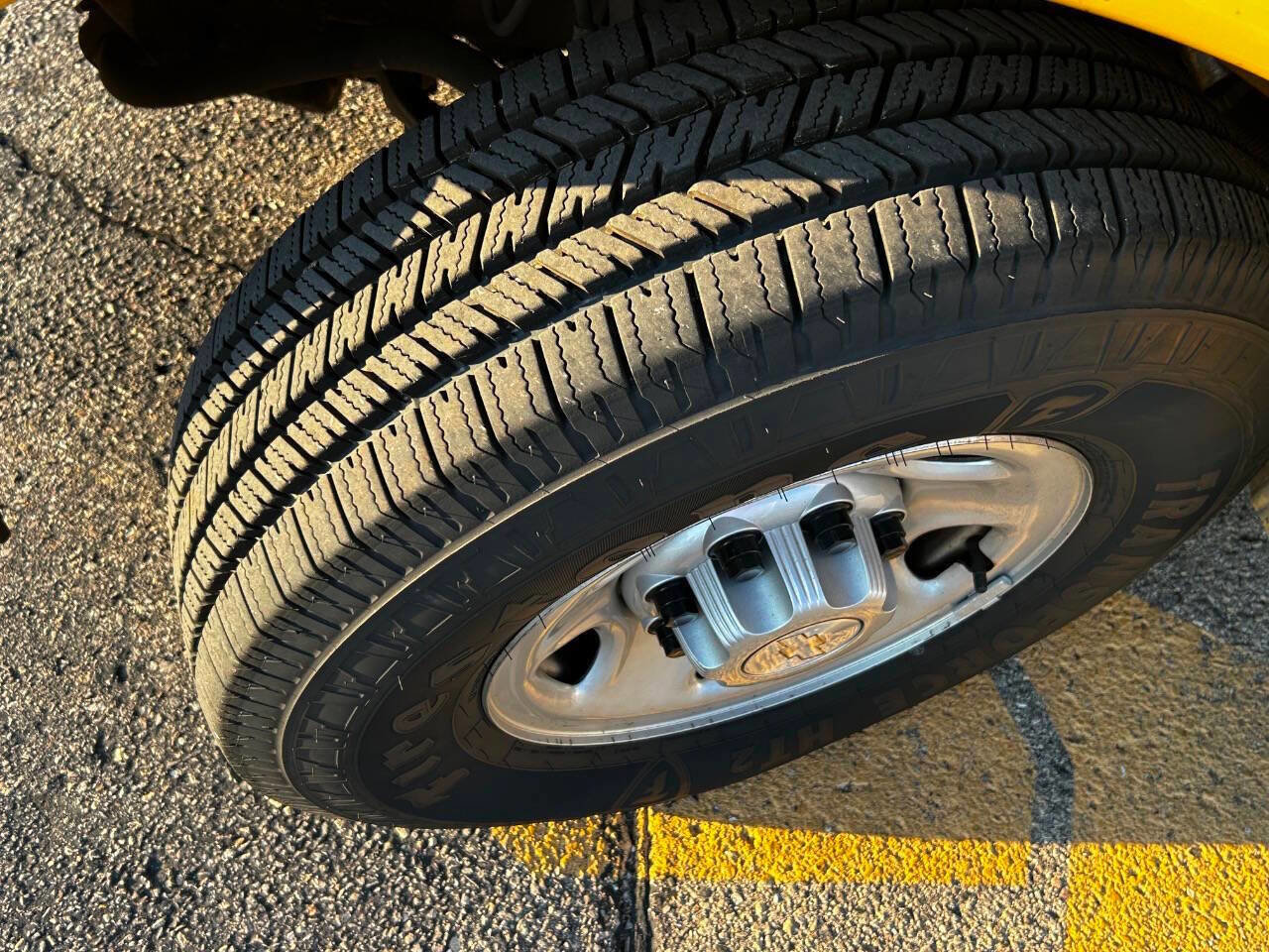 Used 2019 Chevrolet Express 2500 image 6