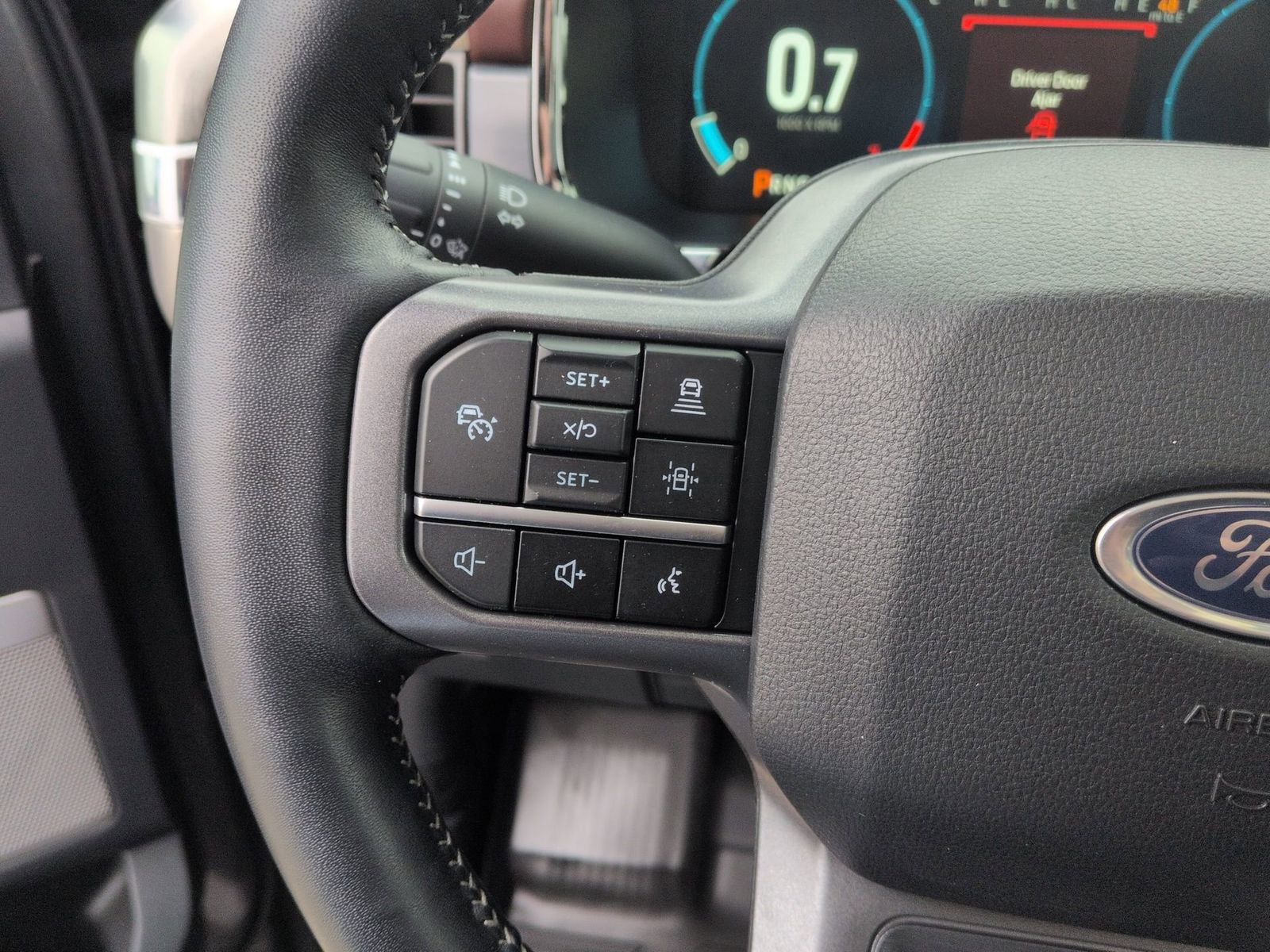 Used 2023 Ford F150 Lariat w/ Equipment Group 502A High image 32