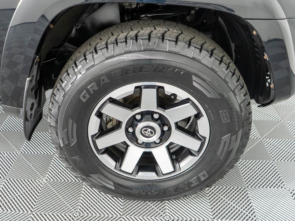 Used 2018 Toyota 4Runner TRD Off-Road Premium image 32