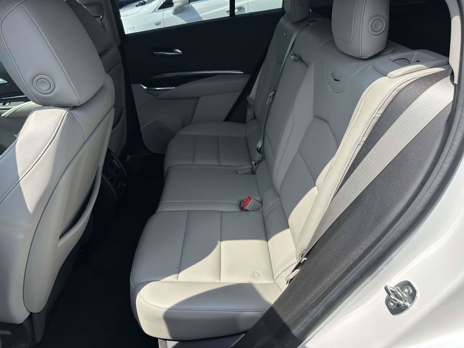 Certified 2023 Cadillac XT4 Luxury w/ Cold Weather Package AWD/4WD image 13
