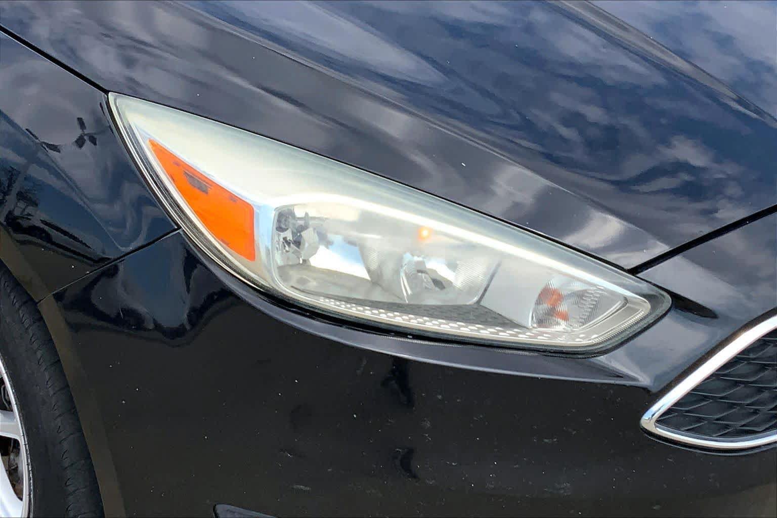 Used 2015 Ford Focus SE FWD image 27