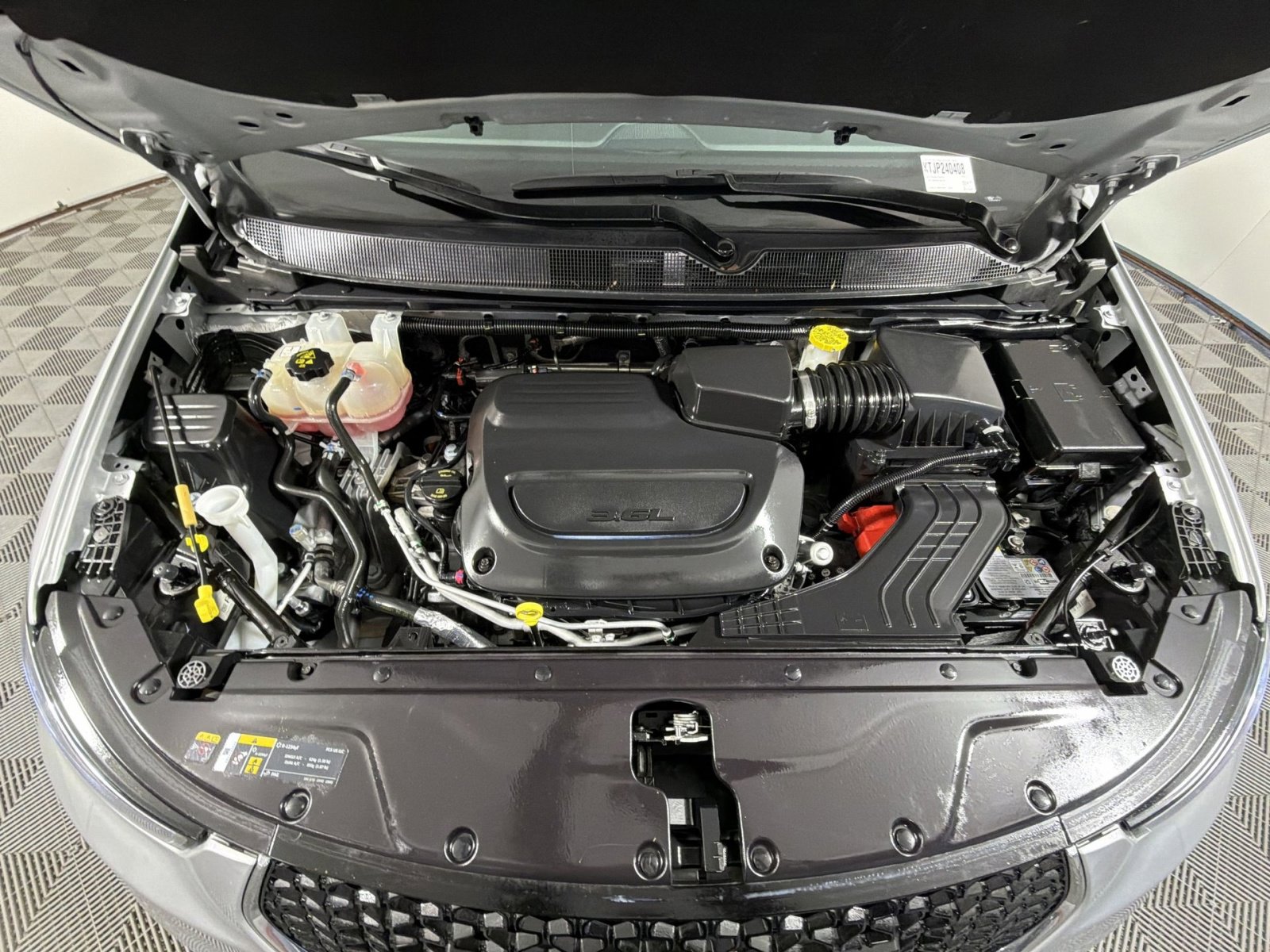 Used 2024 Chrysler Pacifica Touring-L image 27