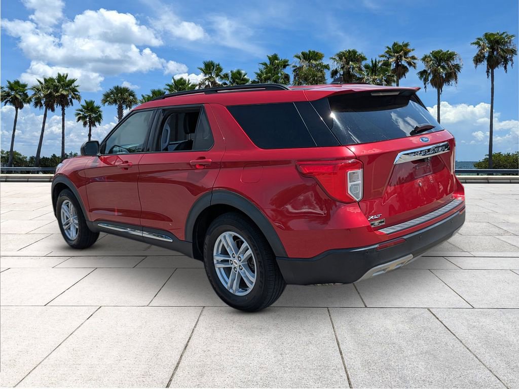 Used 2021 Ford Explorer XLT w/ Equipment Group 202A image 5
