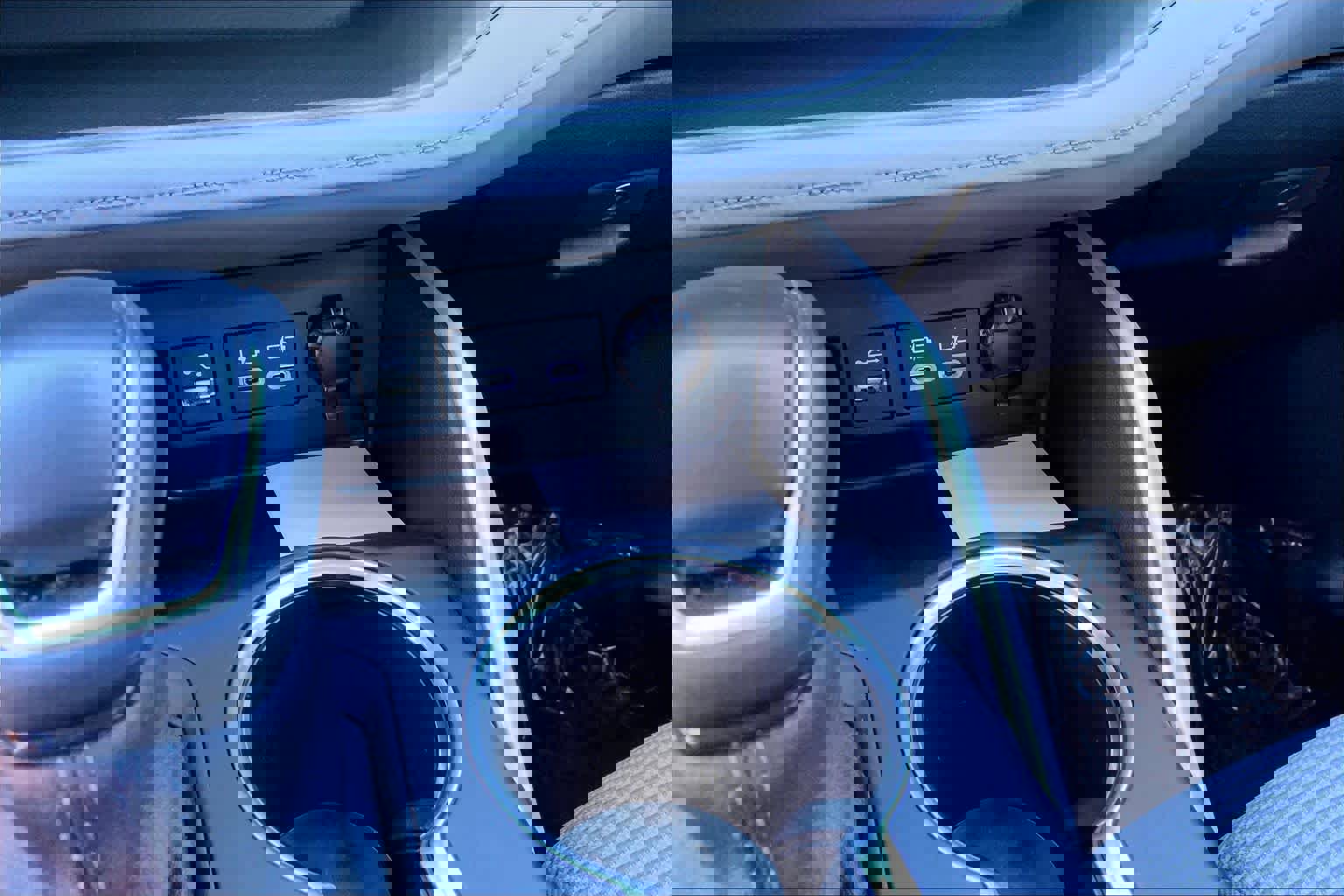 Used 2023 Toyota Highlander LE image 33