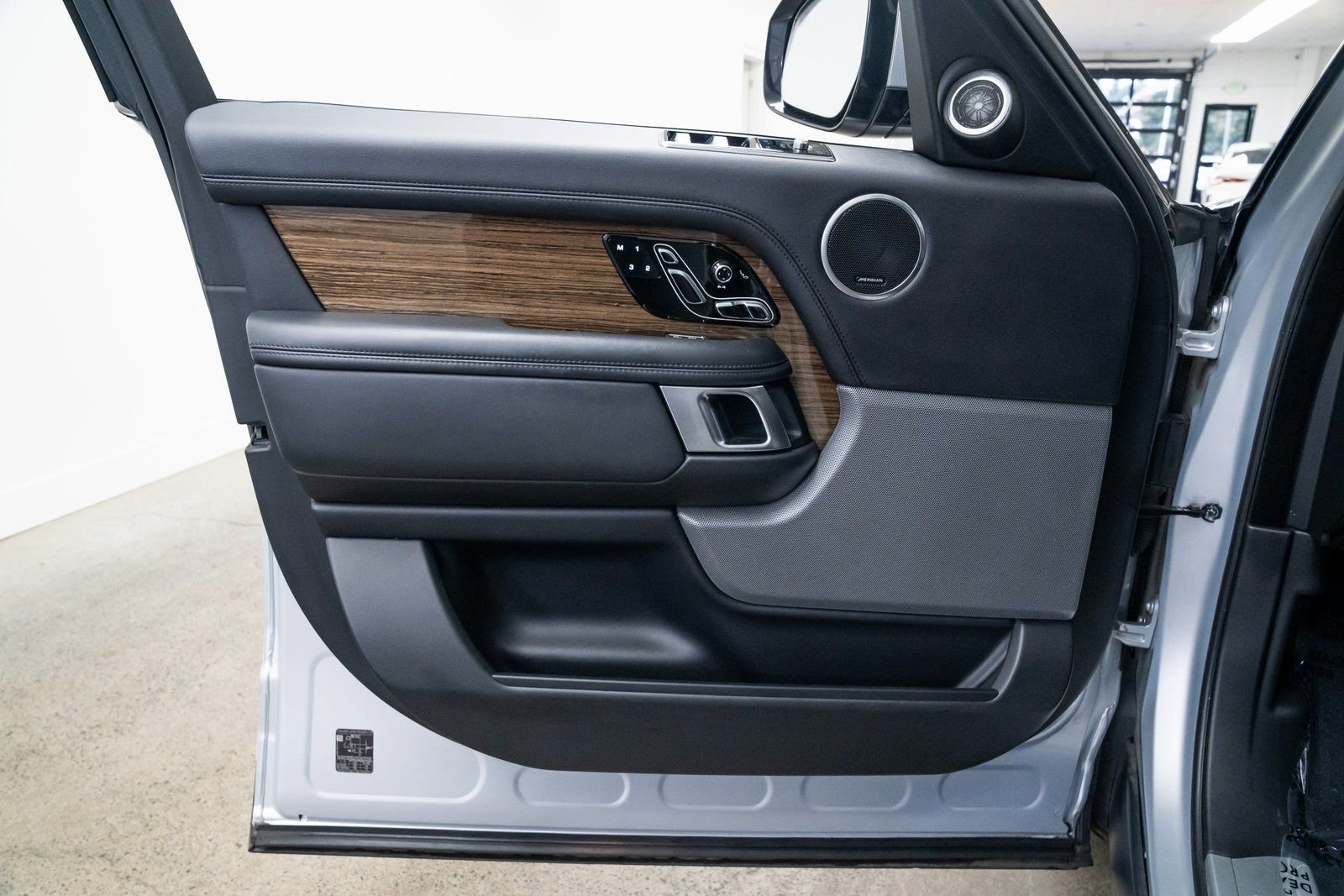 Used 2019 Land Rover Range Rover Supercharged AWD/4WD image 16