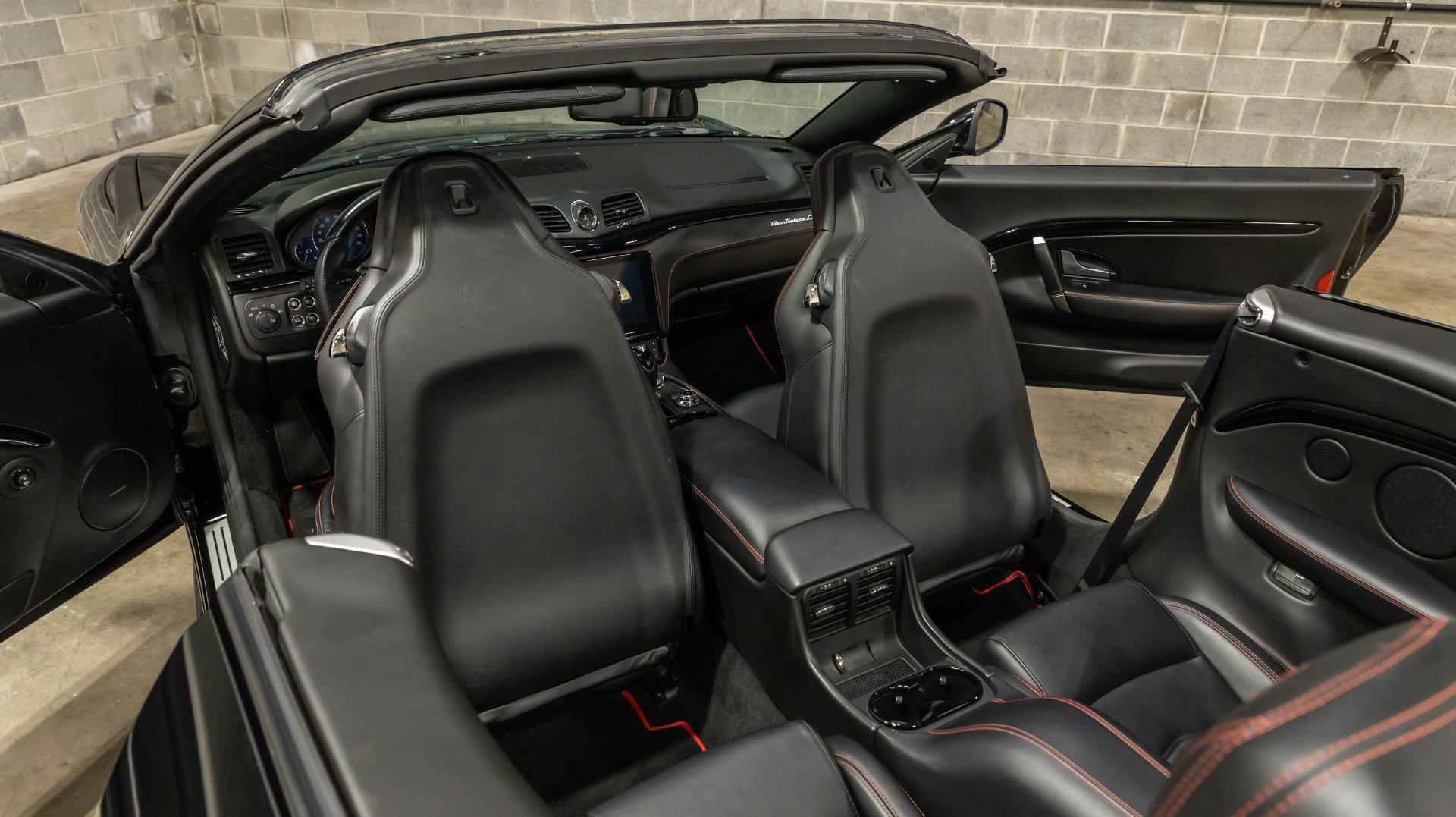 Used 2018 Maserati GranTurismo MC image 44