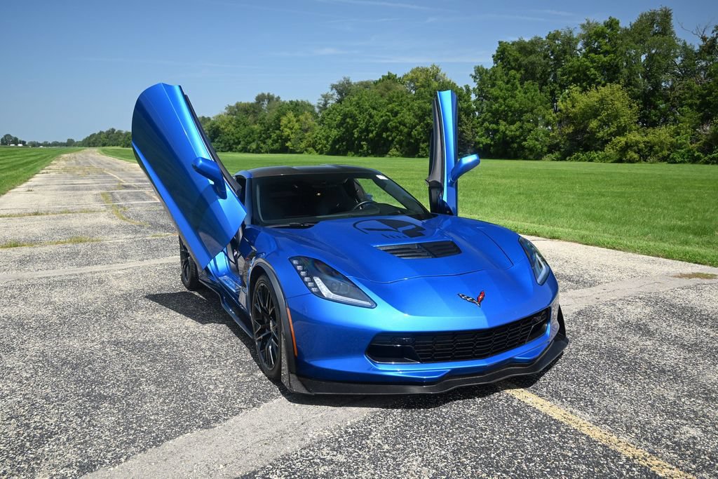Used 2016 Chevrolet Corvette Z06 w/ 3LZ Preferred Equipment Group RWD image 9