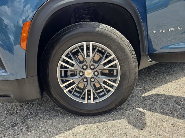 Used 2025 Chevrolet Traverse LT w/ LPO, Floor Liner Package FWD image 29